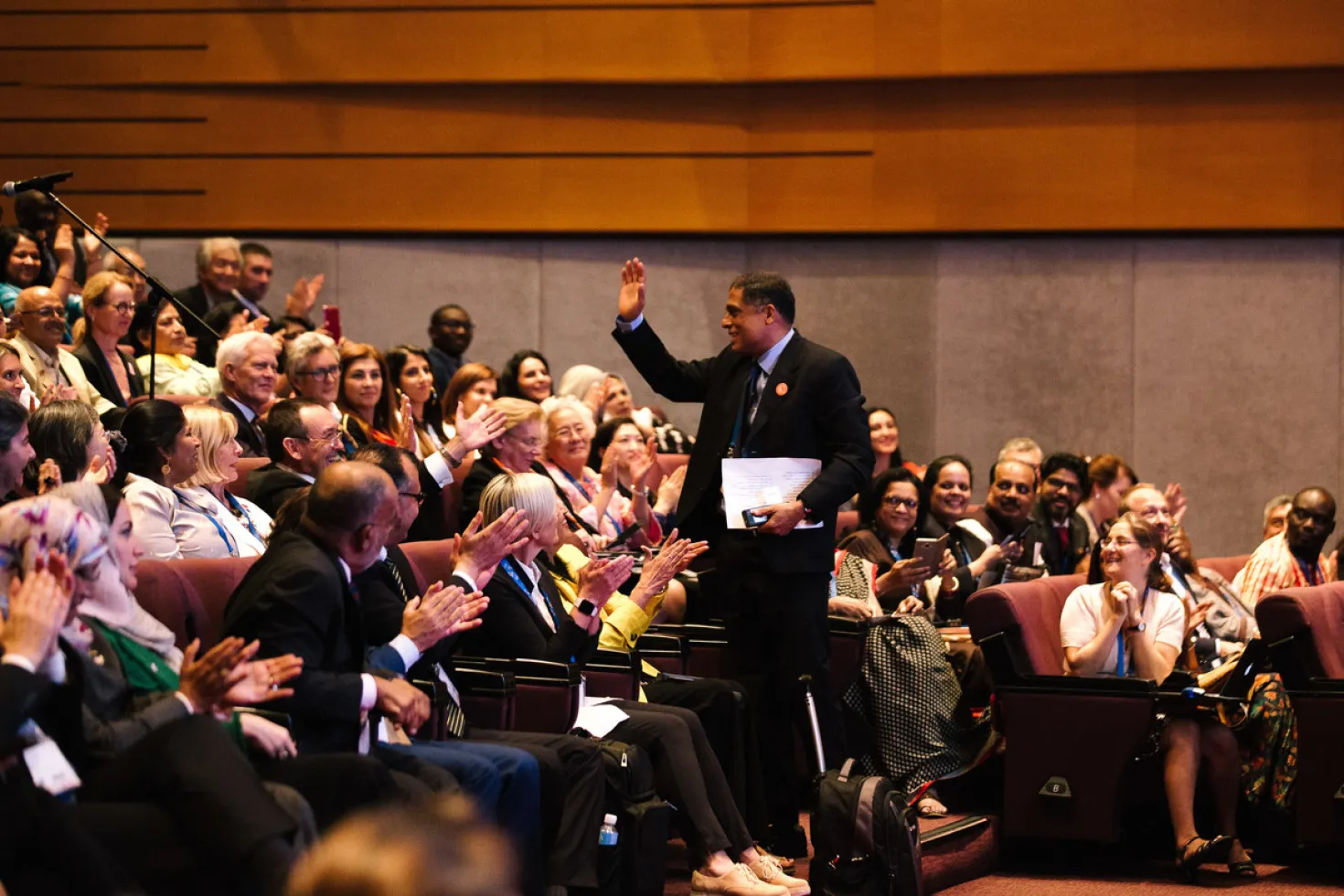 Anil D'Cruz receiving an ovation at the General Assembly 2018 held during World Cancer Congress 2018 in Kuala Lumpur, Malaysia